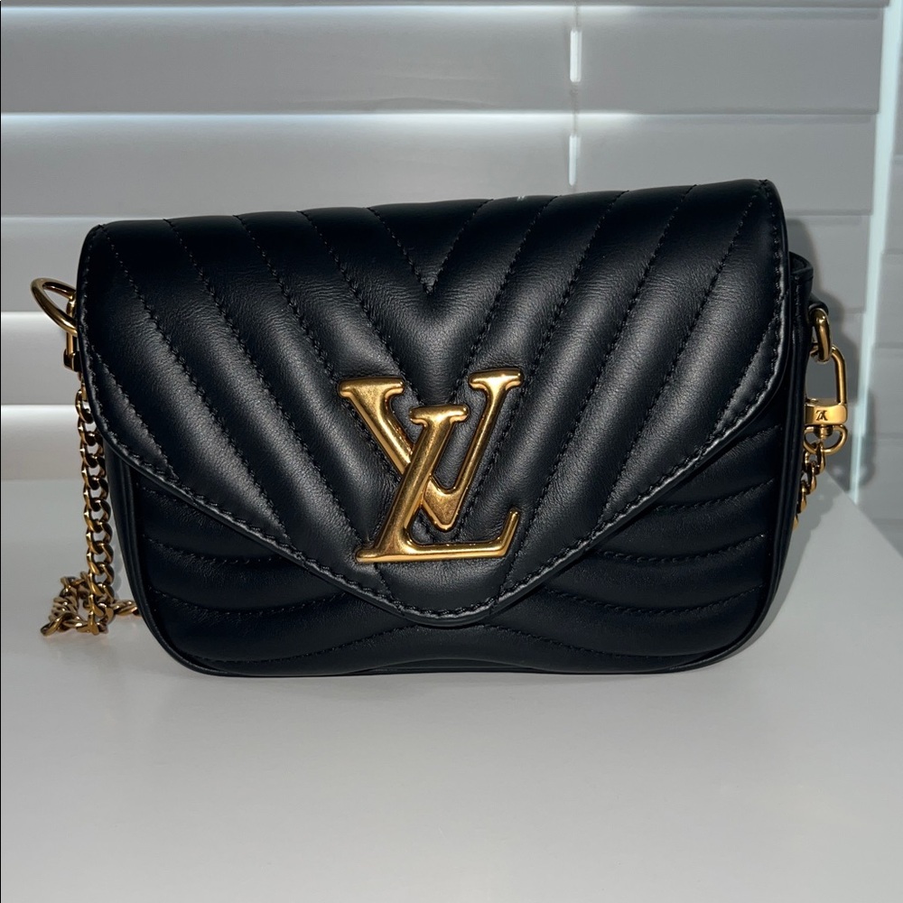 AUTHENTIC Louis Vuitton New Wave Multi-Pochette BLACK